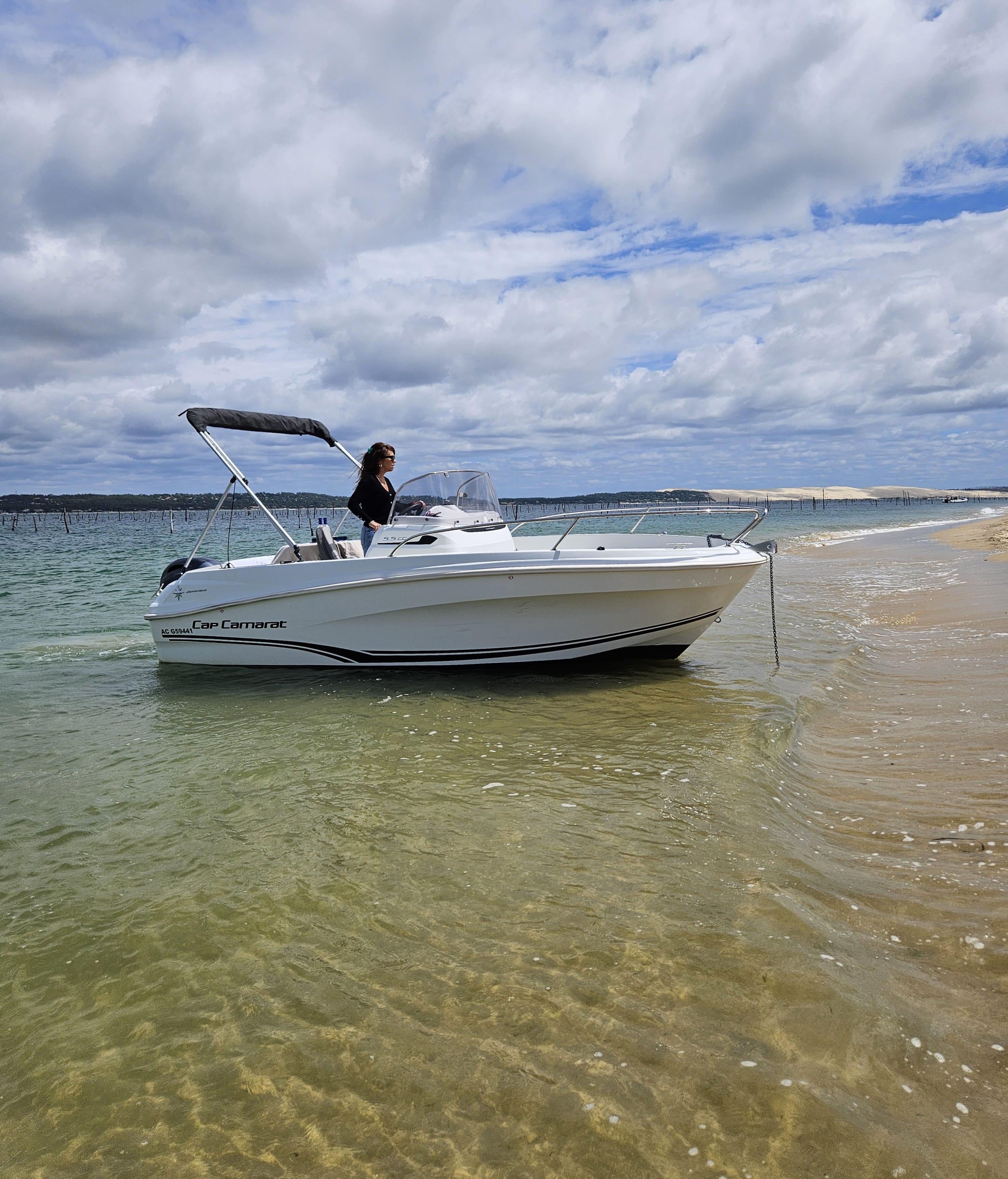 Cap Camarat 555 - 6 pers. · 100 cv · 5.55 m