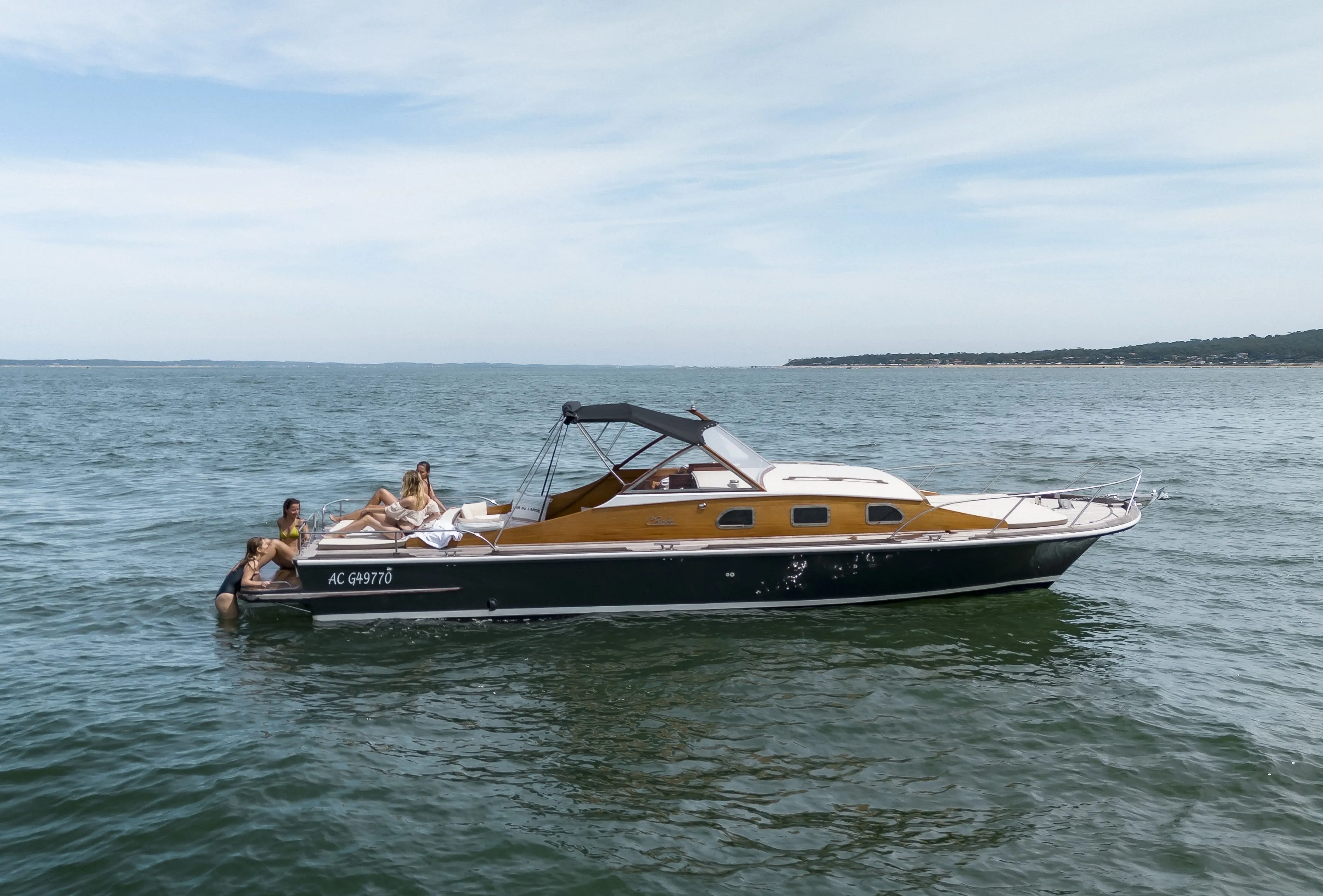 Four Winns HD8 au mouillage sur le Bassin d'Arcachon