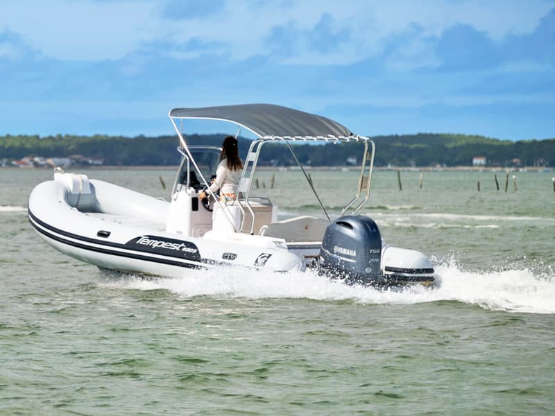 Capelli Tempest 630 boat available for rental in Arcachon - 9 people, 150 HP, 6.3m