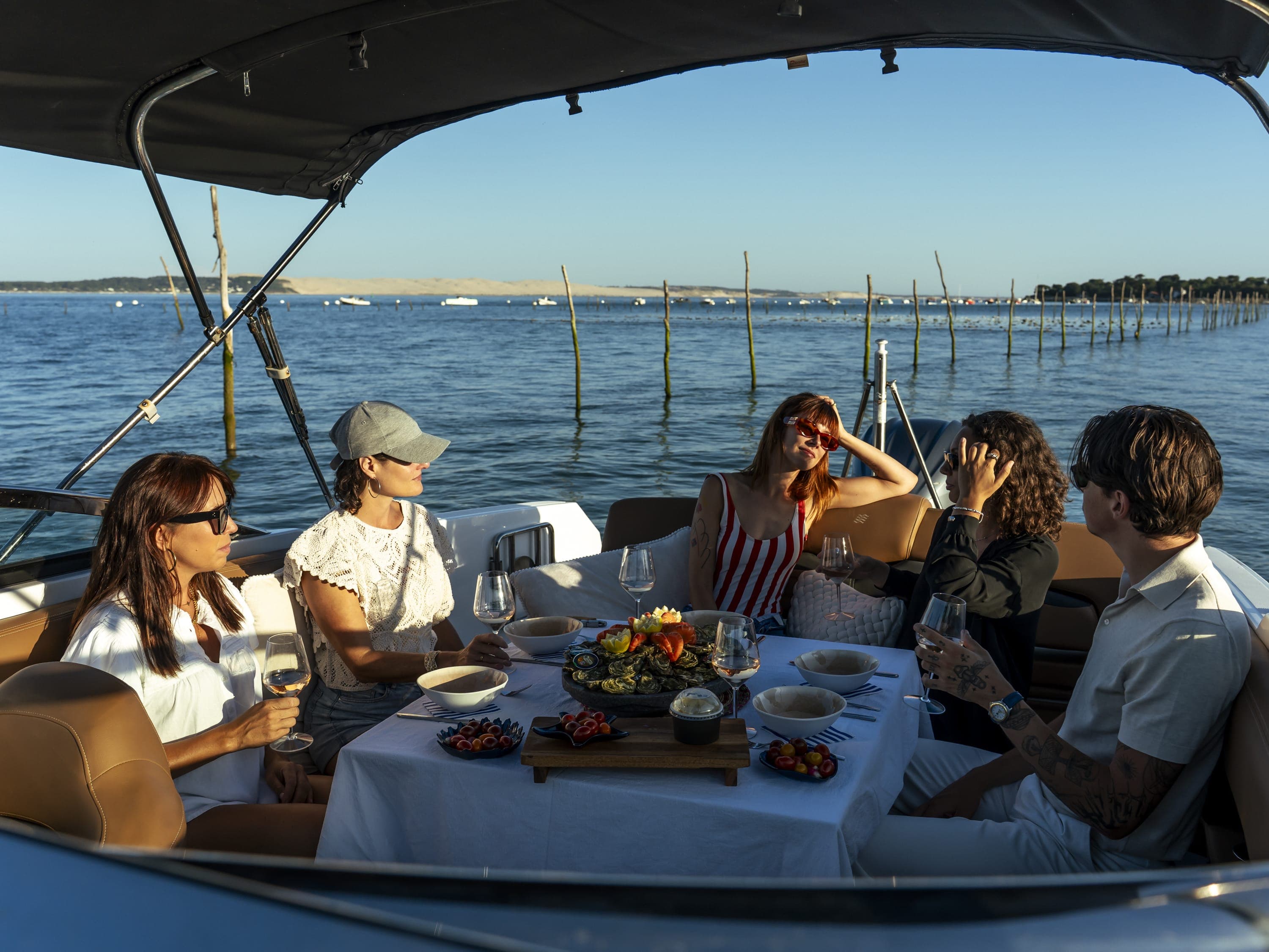 Événements Nautiques Arcachon - Scenic view of Arcachon Bay with boats and maritime activities